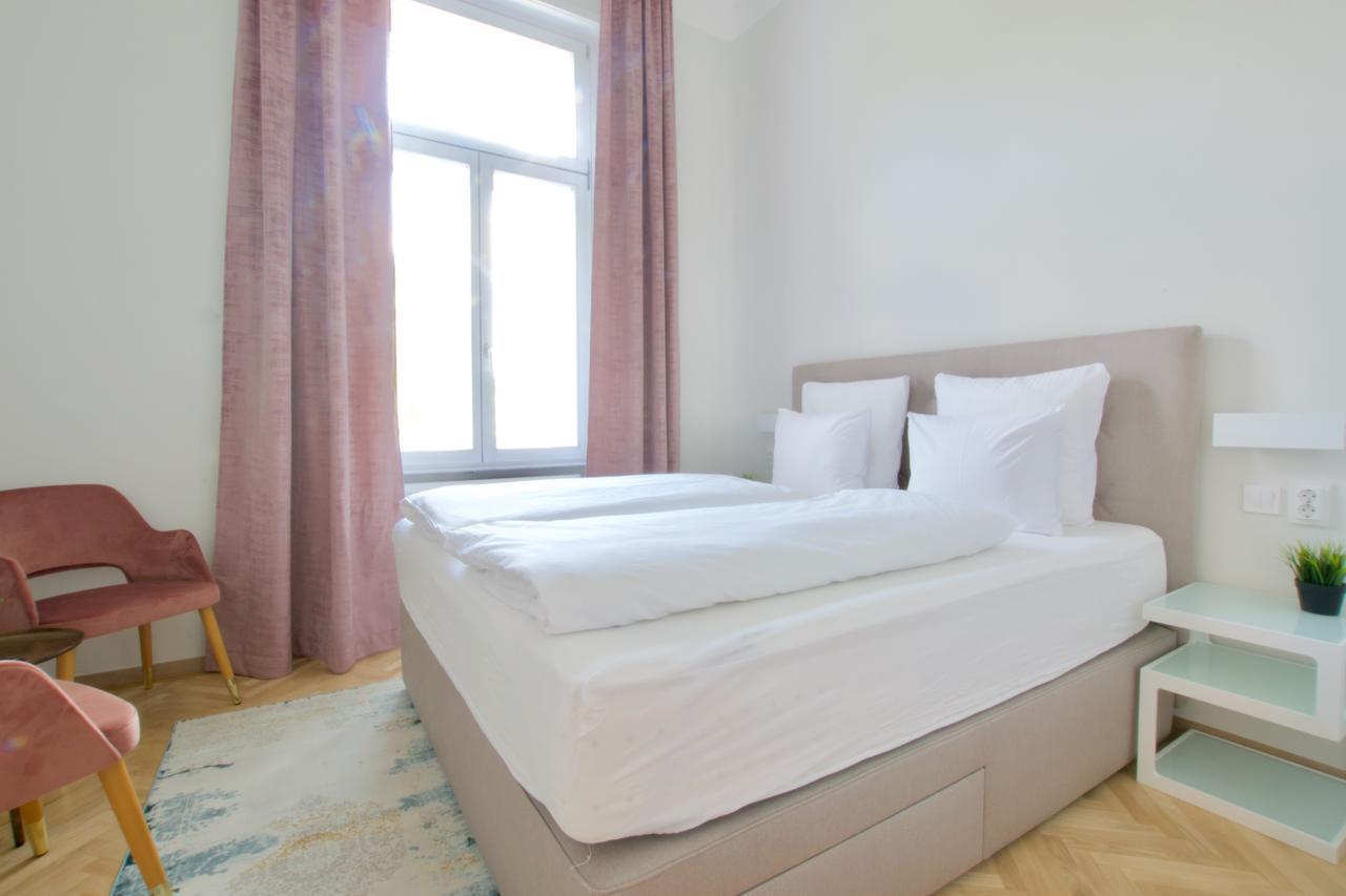 Europest Luxury Suites Budapeşte Dış mekan fotoğraf